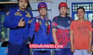 Ular Kobra Jawa Bersarang di Mesin Cuci, Tim Damkar Turun Tangan